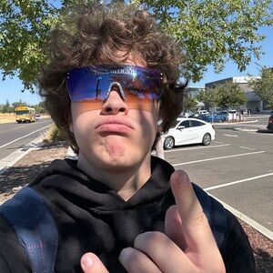 Meet your Posher, Alex